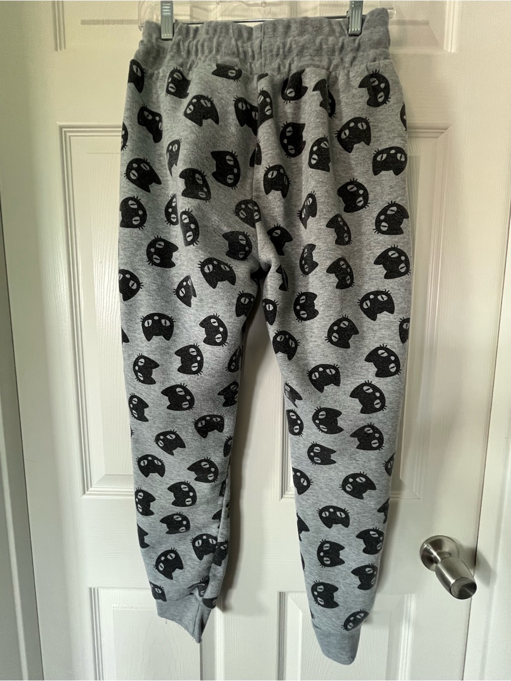 Better / Together Gray Sweat Pants with Black Cats
Size: Medium (Juniors) - Picture 2 of 6